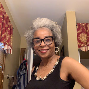 Meet your Posher, Dana